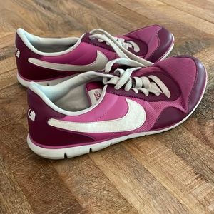Nike sneakers. Size 8. Vintage style. Slightly worn. Pink and maroon with white.